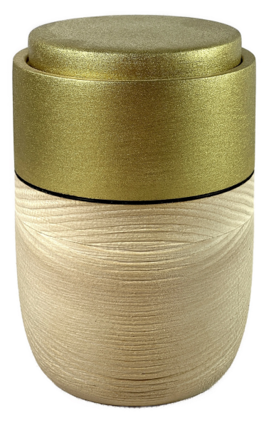 Tierune aus massivem Lindenholz mit goldenem Deckel